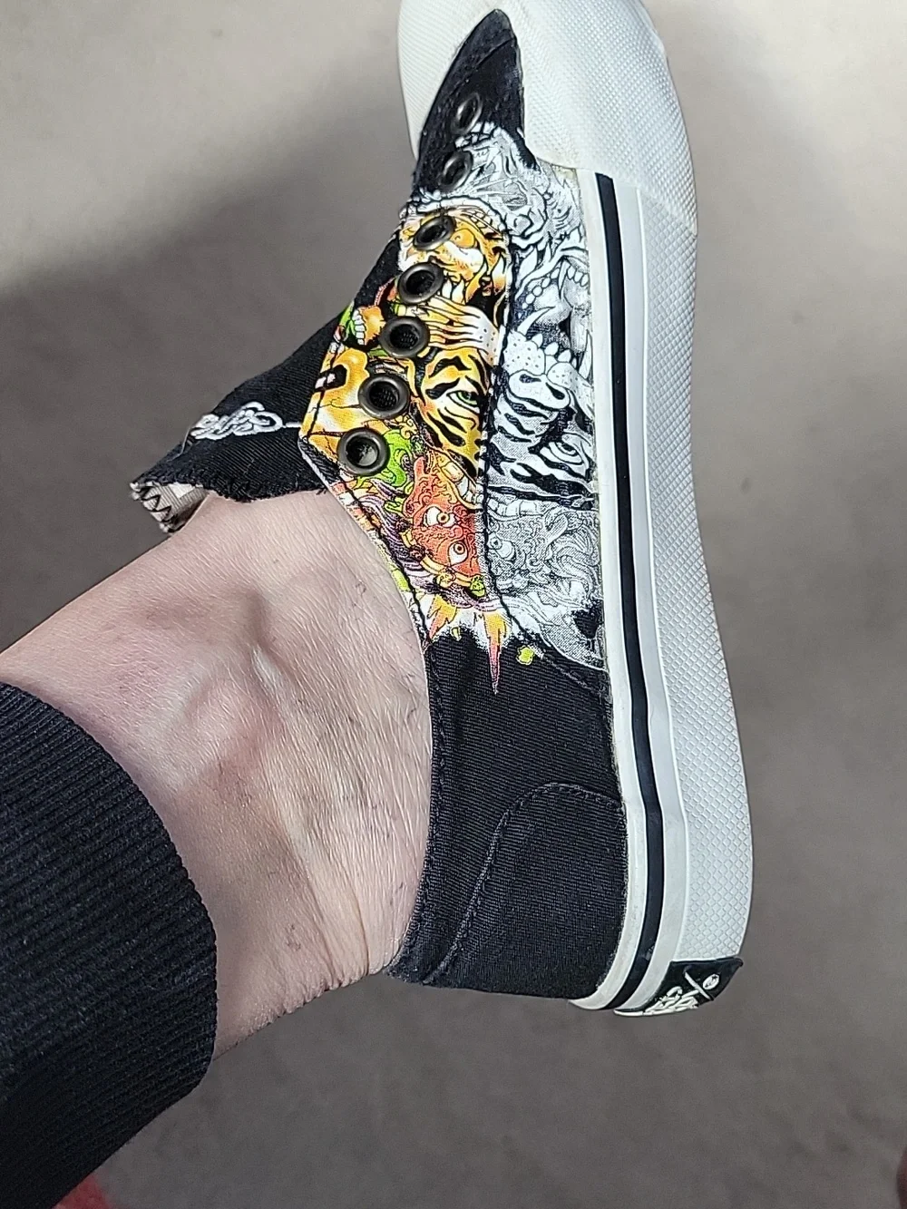 EUC- Ed Hardy ‘Tiger’ Slip-on Canvas Sneaker